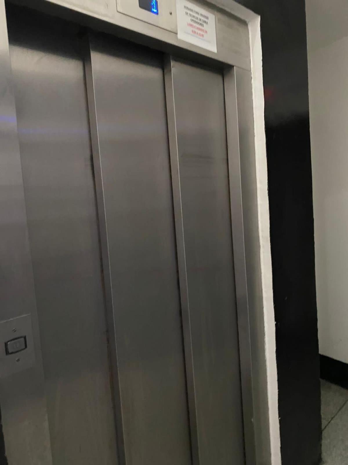 Alquiler X Dia Avenida Corrientes Caba Movistar Arena Hasta 5 Pax Cochera Apartment Buenos Aires